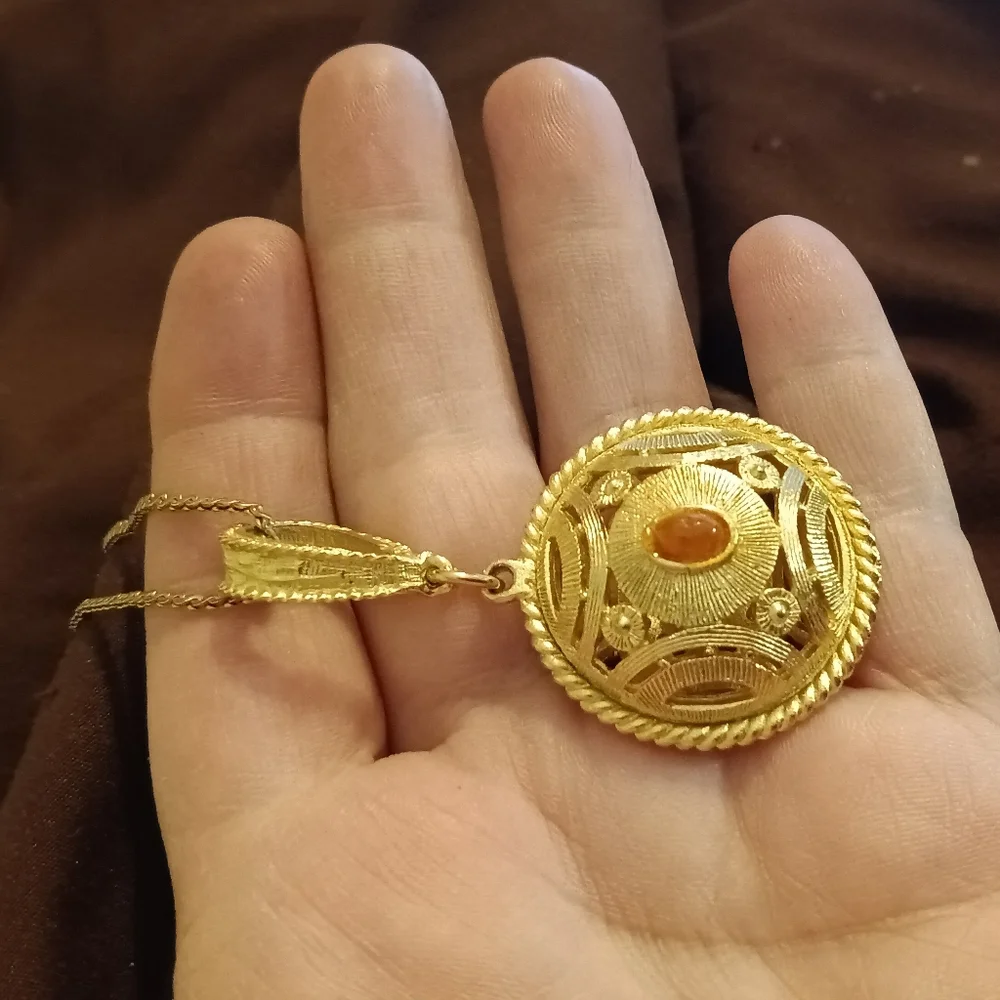 Gorgeous Dior Gold Filled - Picture 7 of 11